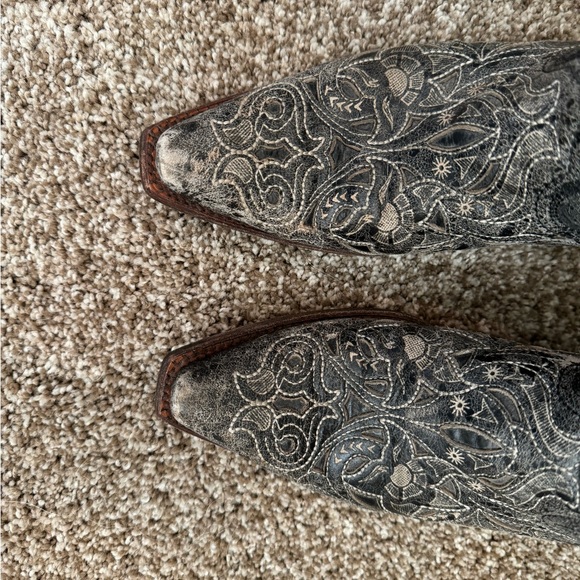 Women’s size 8 Corral Western Boots. Black. - Picture 8 of 9